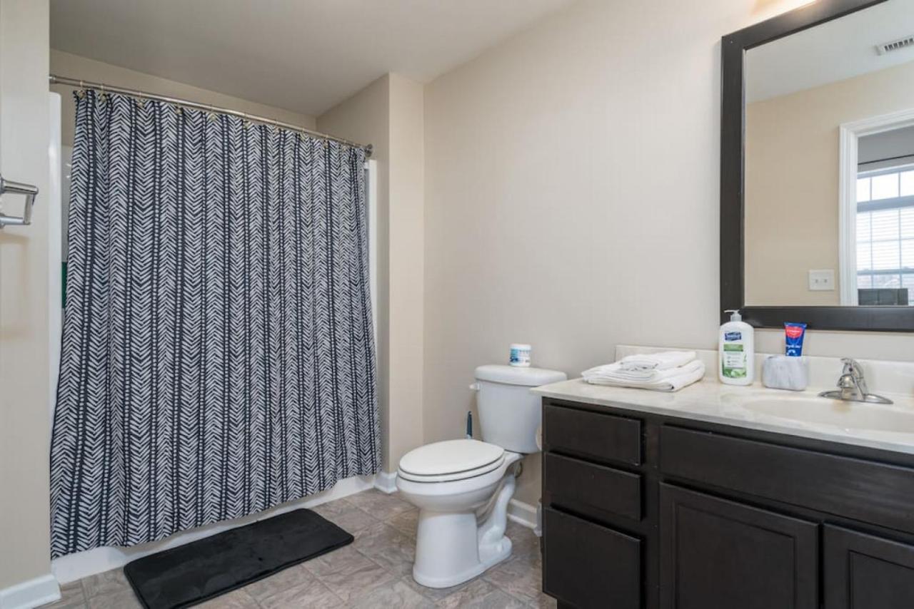 インディアナポリスPrivate Bed Downtown Indy - Sharedアパートメント エクステリア 写真